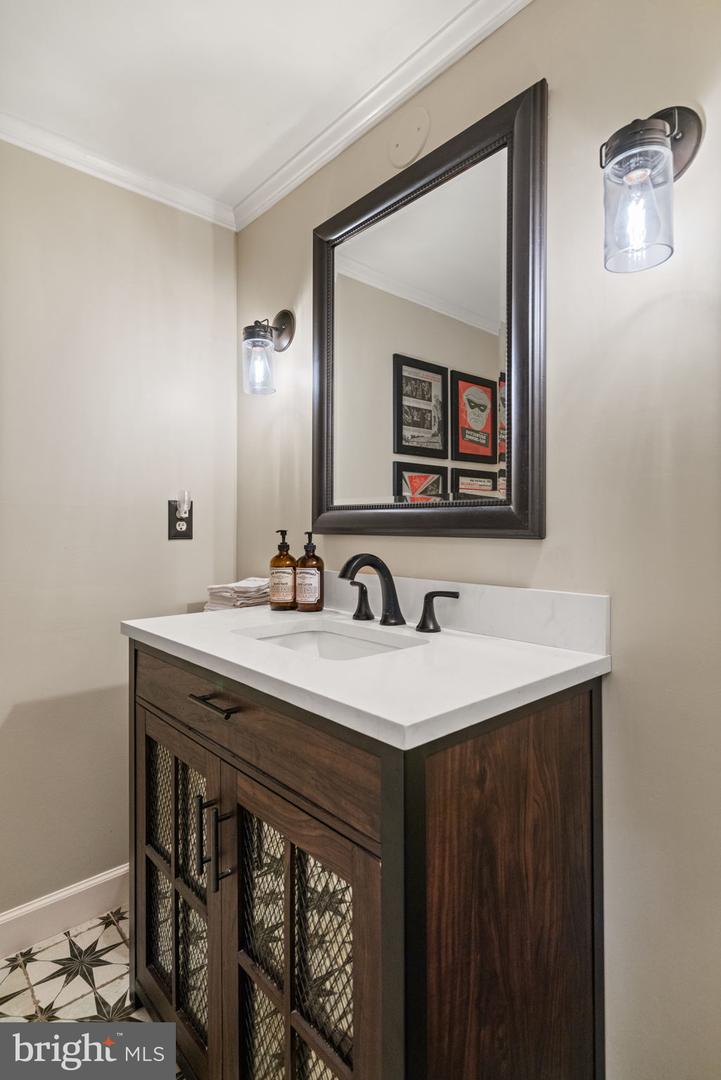 6805 OLD STONE FENCE RD, FAIRFAX STATION, Virginia 22039, 4 Bedrooms Bedrooms, ,3 BathroomsBathrooms,Residential,For sale,6805 OLD STONE FENCE RD,VAFX2268436 MLS # VAFX2268436