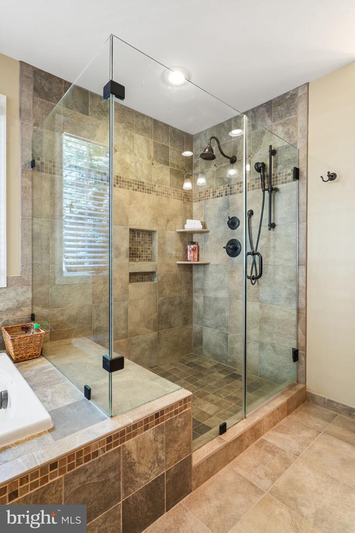 6805 OLD STONE FENCE RD, FAIRFAX STATION, Virginia 22039, 4 Bedrooms Bedrooms, ,3 BathroomsBathrooms,Residential,For sale,6805 OLD STONE FENCE RD,VAFX2268436 MLS # VAFX2268436