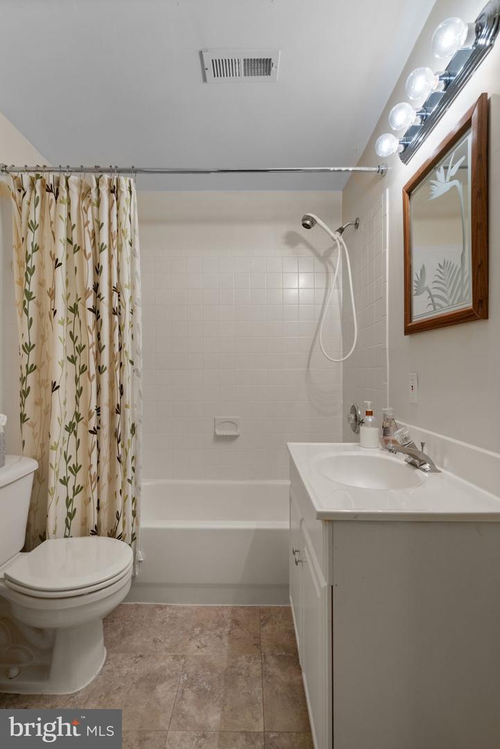 6805 OLD STONE FENCE RD, FAIRFAX STATION, Virginia 22039, 4 Bedrooms Bedrooms, ,3 BathroomsBathrooms,Residential,For sale,6805 OLD STONE FENCE RD,VAFX2268436 MLS # VAFX2268436