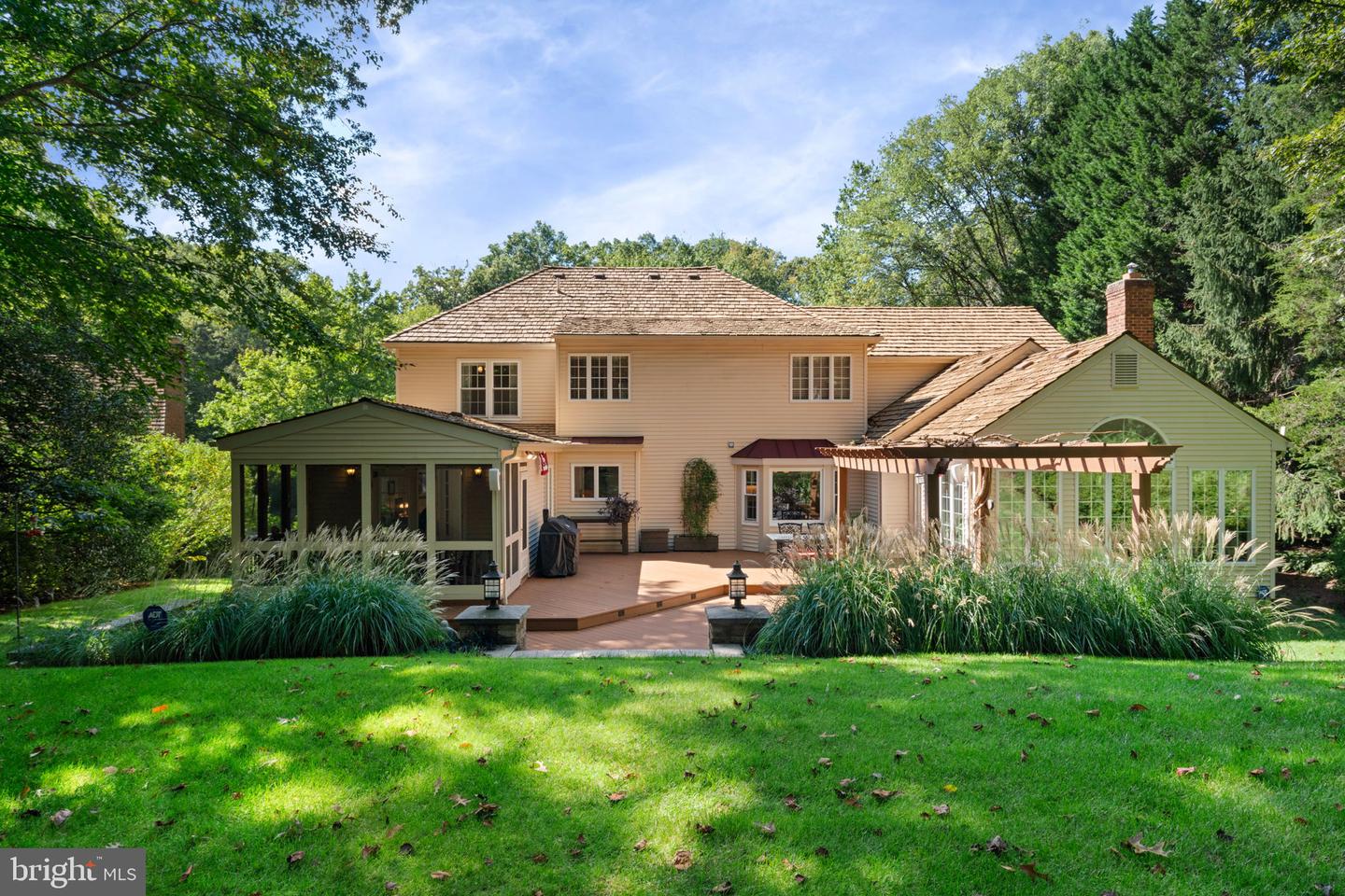 6805 OLD STONE FENCE RD, FAIRFAX STATION, Virginia 22039, 4 Bedrooms Bedrooms, ,3 BathroomsBathrooms,Residential,For sale,6805 OLD STONE FENCE RD,VAFX2268436 MLS # VAFX2268436