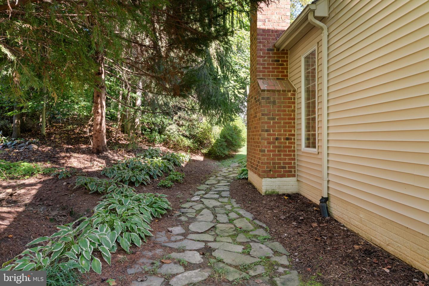 6805 OLD STONE FENCE RD, FAIRFAX STATION, Virginia 22039, 4 Bedrooms Bedrooms, ,3 BathroomsBathrooms,Residential,For sale,6805 OLD STONE FENCE RD,VAFX2268436 MLS # VAFX2268436