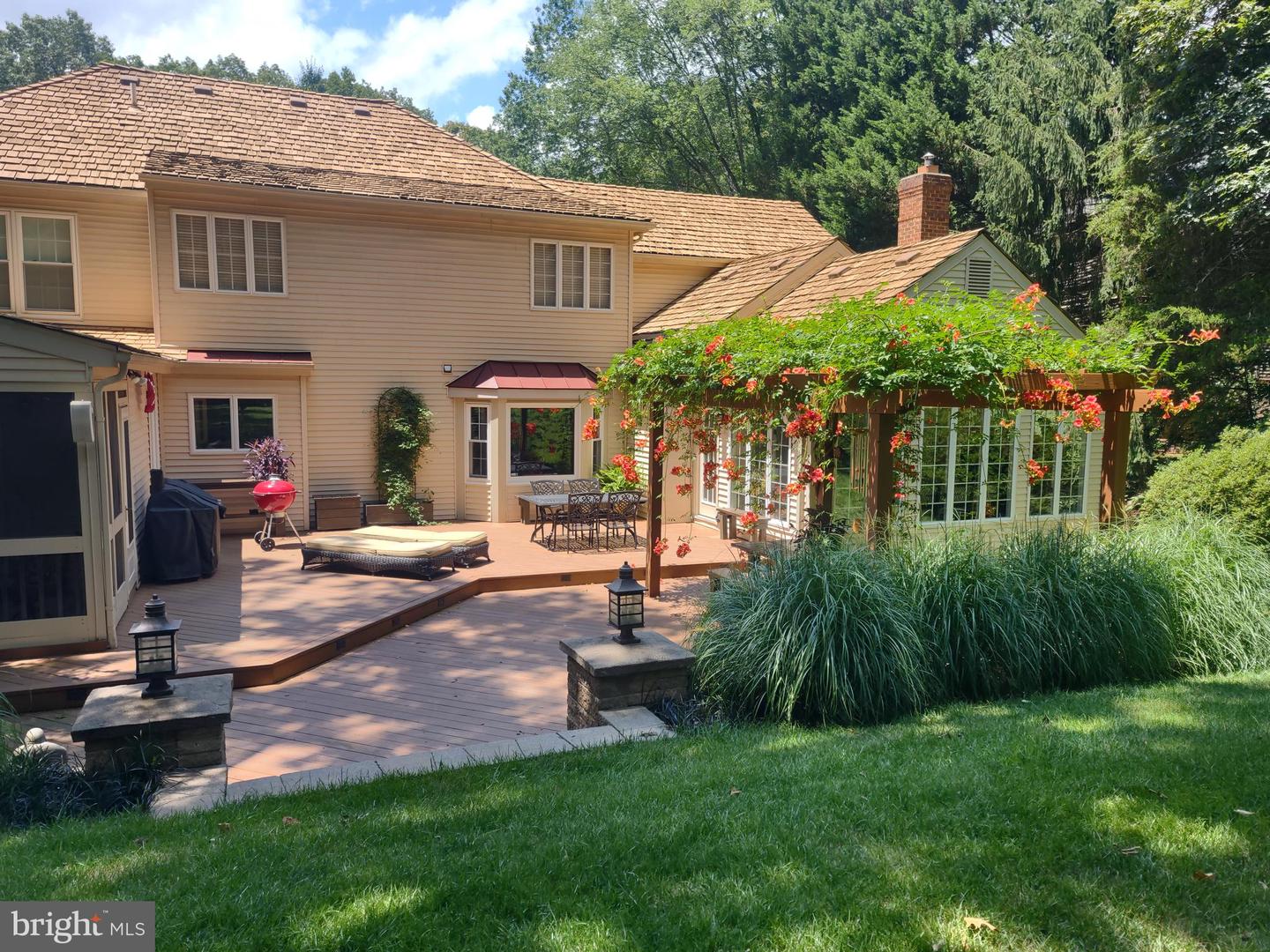 6805 OLD STONE FENCE RD, FAIRFAX STATION, Virginia 22039, 4 Bedrooms Bedrooms, ,3 BathroomsBathrooms,Residential,For sale,6805 OLD STONE FENCE RD,VAFX2268436 MLS # VAFX2268436
