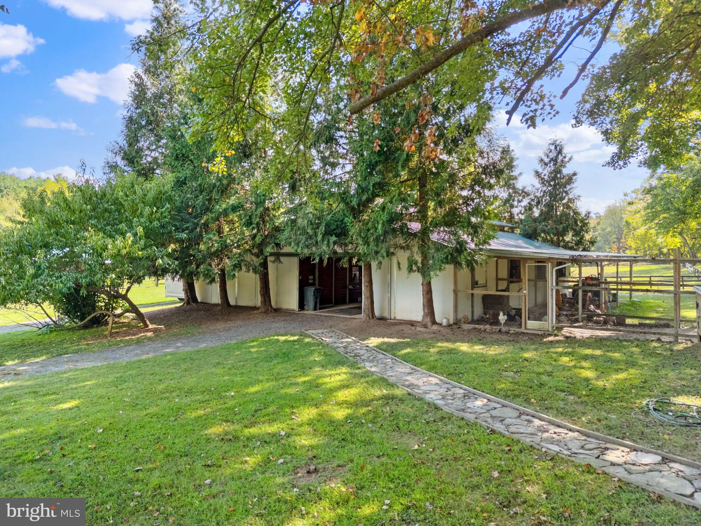 36775 LEITH LN, MIDDLEBURG, Virginia 20117, 4 Bedrooms Bedrooms, ,3 BathroomsBathrooms,Residential,For sale,36775 LEITH LN,VALO2107656 MLS # VALO2107656