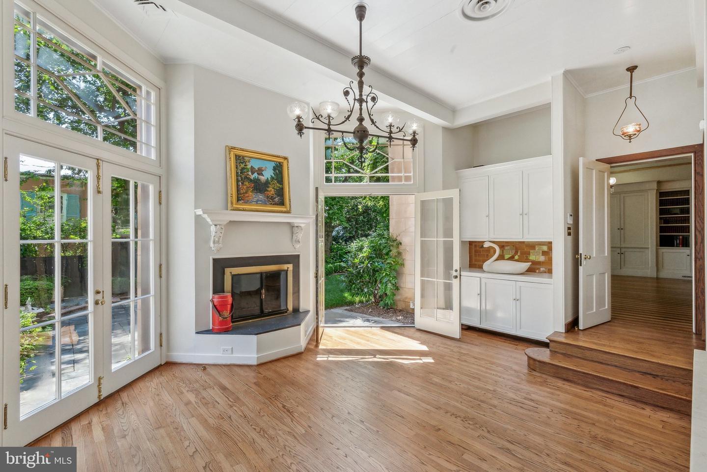 1527 35TH ST NW, WASHINGTON, District Of Columbia 20007, 8 Bedrooms Bedrooms, ,6 BathroomsBathrooms,Residential,For sale,1527 35TH ST NW,DCDC2224272 MLS # DCDC2224272