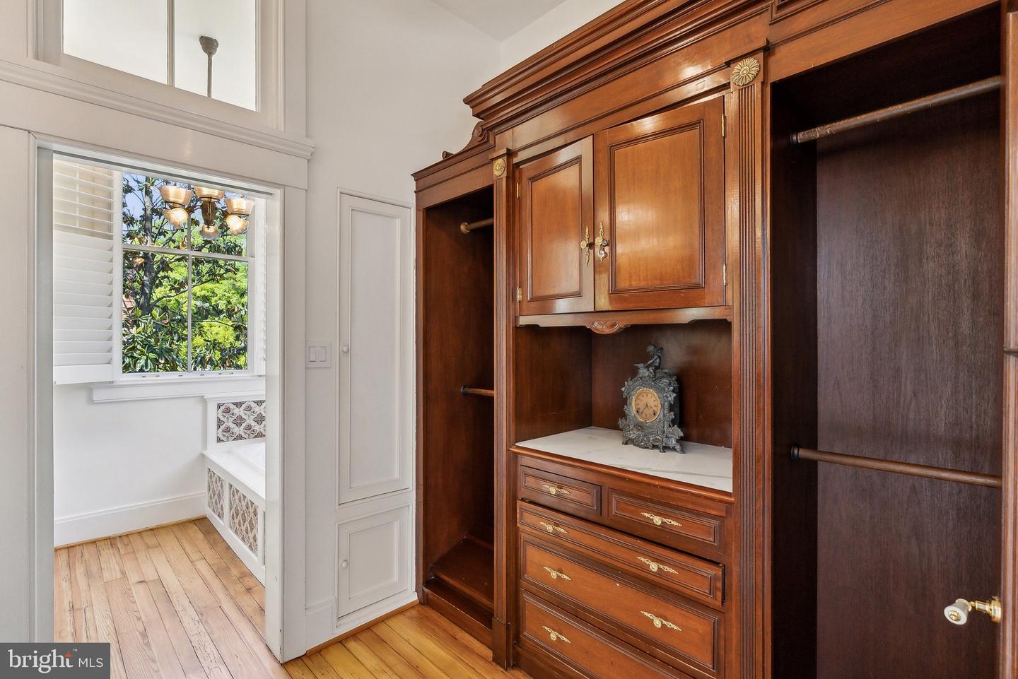 1527 35TH ST NW, WASHINGTON, District Of Columbia 20007, 8 Bedrooms Bedrooms, ,6 BathroomsBathrooms,Residential,For sale,1527 35TH ST NW,DCDC2224272 MLS # DCDC2224272