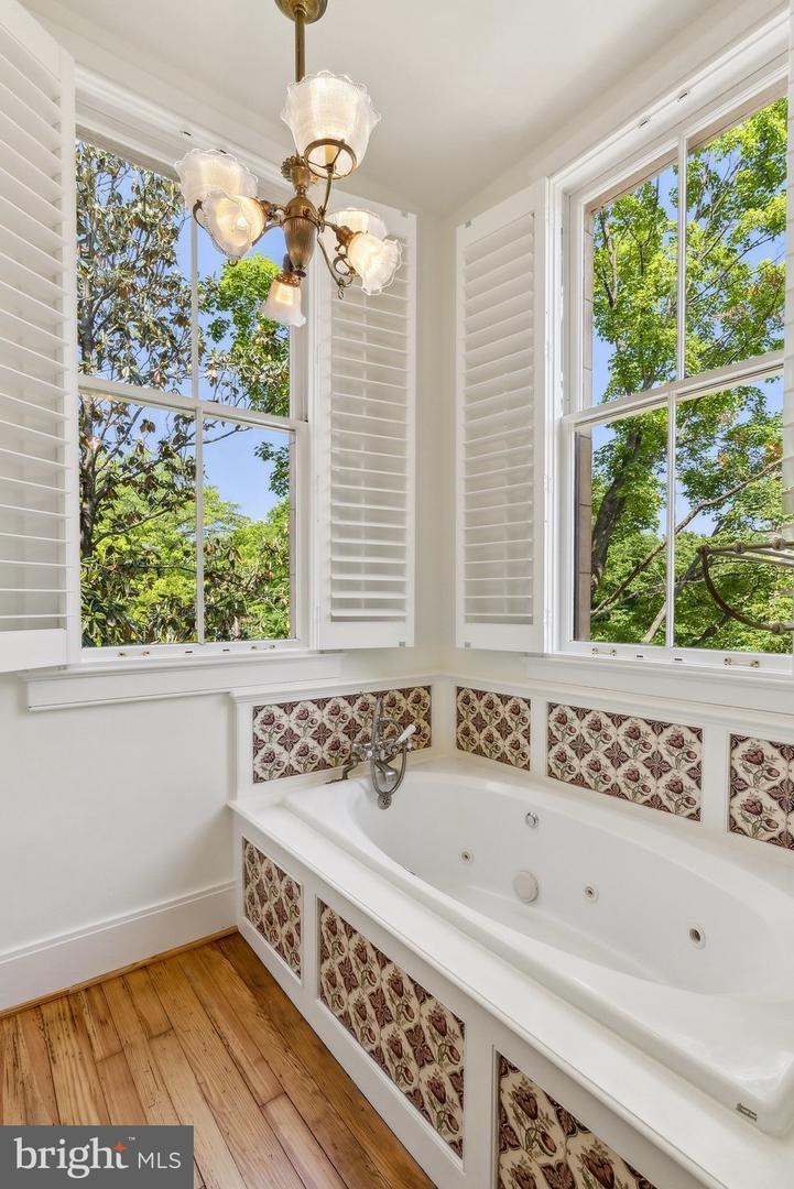 1527 35TH ST NW, WASHINGTON, District Of Columbia 20007, 8 Bedrooms Bedrooms, ,6 BathroomsBathrooms,Residential,For sale,1527 35TH ST NW,DCDC2224272 MLS # DCDC2224272