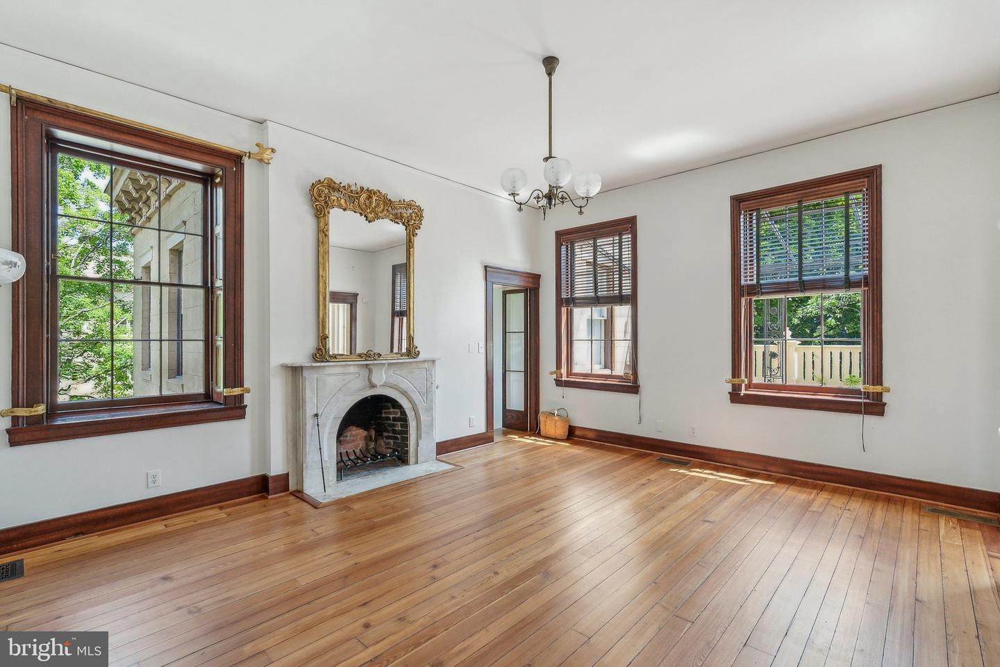 1527 35TH ST NW, WASHINGTON, District Of Columbia 20007, 8 Bedrooms Bedrooms, ,6 BathroomsBathrooms,Residential,For sale,1527 35TH ST NW,DCDC2224272 MLS # DCDC2224272