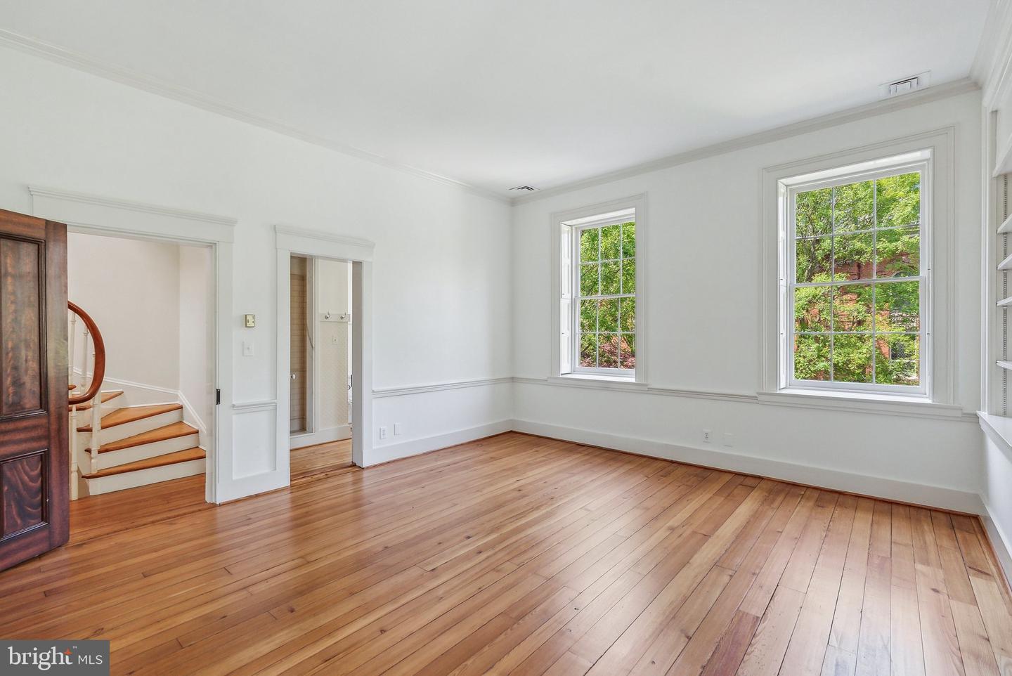 1527 35TH ST NW, WASHINGTON, District Of Columbia 20007, 8 Bedrooms Bedrooms, ,6 BathroomsBathrooms,Residential,For sale,1527 35TH ST NW,DCDC2224272 MLS # DCDC2224272