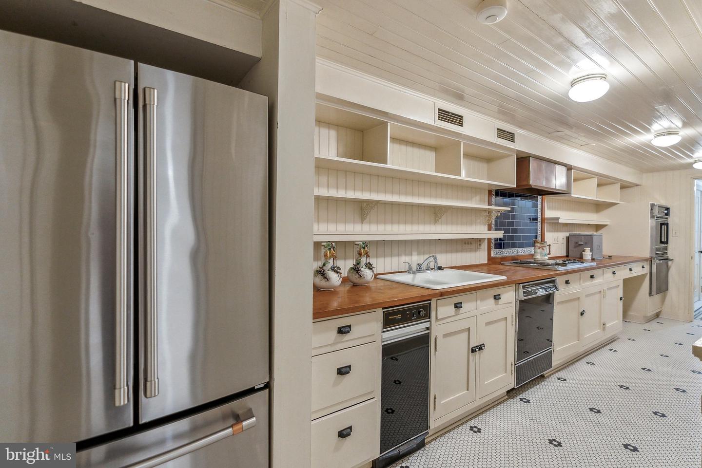 1527 35TH ST NW, WASHINGTON, District Of Columbia 20007, 8 Bedrooms Bedrooms, ,6 BathroomsBathrooms,Residential,For sale,1527 35TH ST NW,DCDC2224272 MLS # DCDC2224272