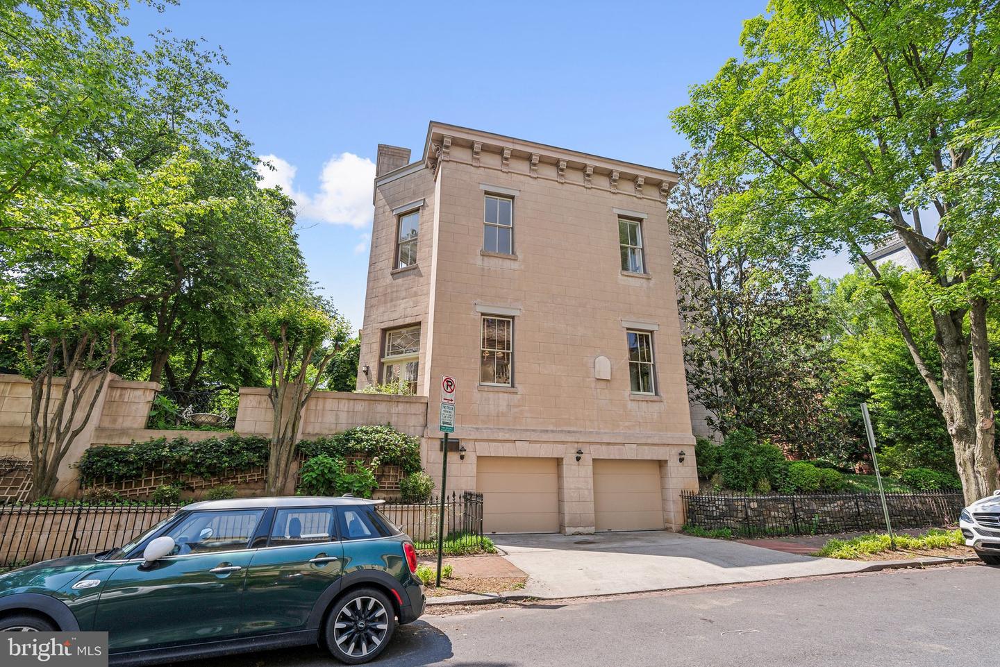 1527 35TH ST NW, WASHINGTON, District Of Columbia 20007, 8 Bedrooms Bedrooms, ,6 BathroomsBathrooms,Residential,For sale,1527 35TH ST NW,DCDC2224272 MLS # DCDC2224272