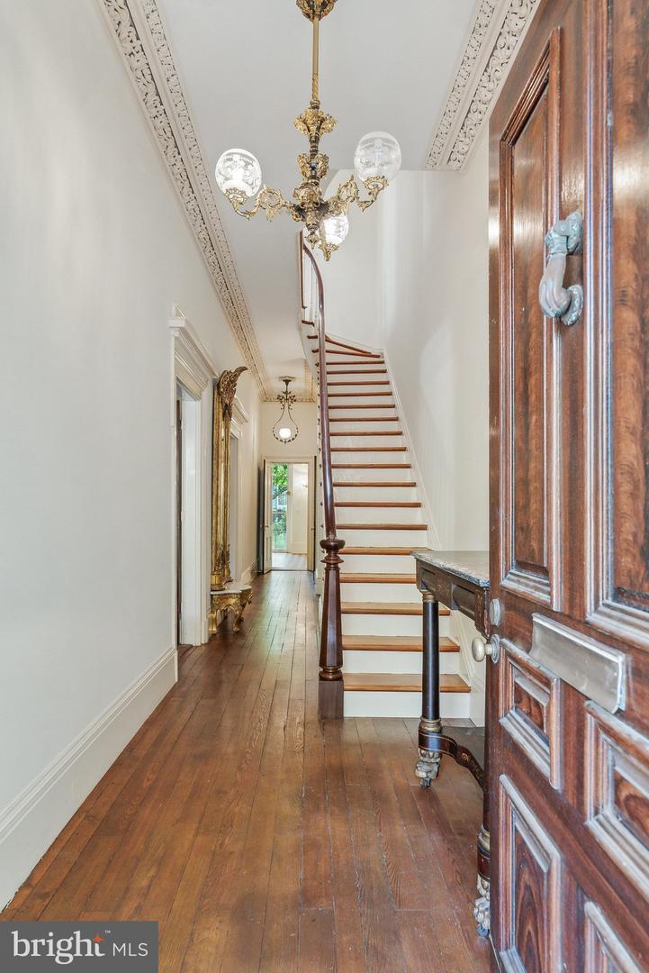 1527 35TH ST NW, WASHINGTON, District Of Columbia 20007, 8 Bedrooms Bedrooms, ,6 BathroomsBathrooms,Residential,For sale,1527 35TH ST NW,DCDC2224272 MLS # DCDC2224272