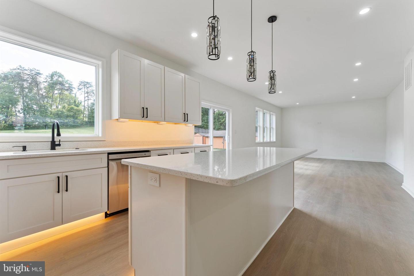 8111 OAK ST, MANASSAS, Virginia 20111, 4 Bedrooms Bedrooms, ,3 BathroomsBathrooms,Residential,For sale,8111 OAK ST,VAPW2104814 MLS # VAPW2104814