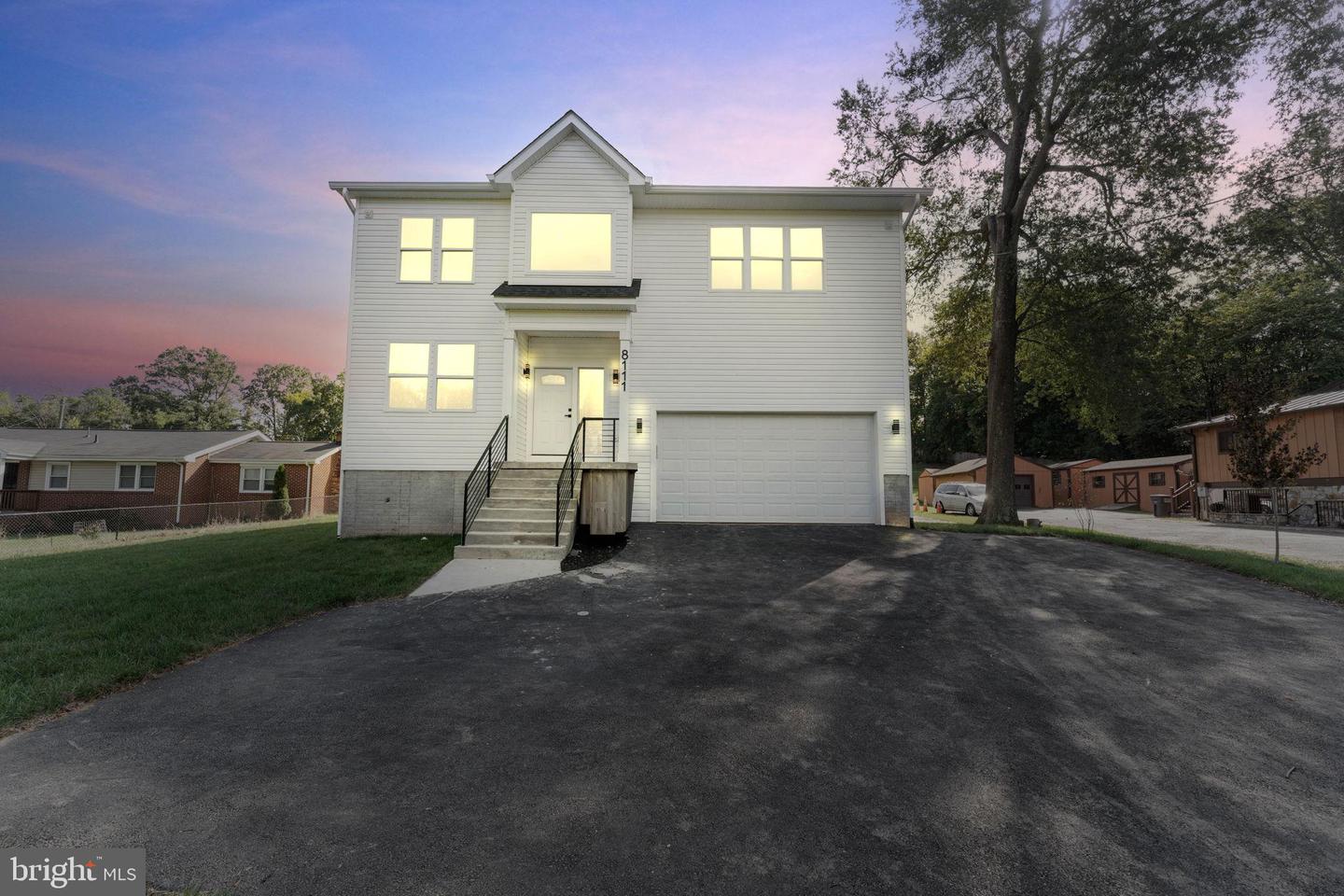 8111 OAK ST, MANASSAS, Virginia 20111, 4 Bedrooms Bedrooms, ,3 BathroomsBathrooms,Residential,For sale,8111 OAK ST,VAPW2104814 MLS # VAPW2104814