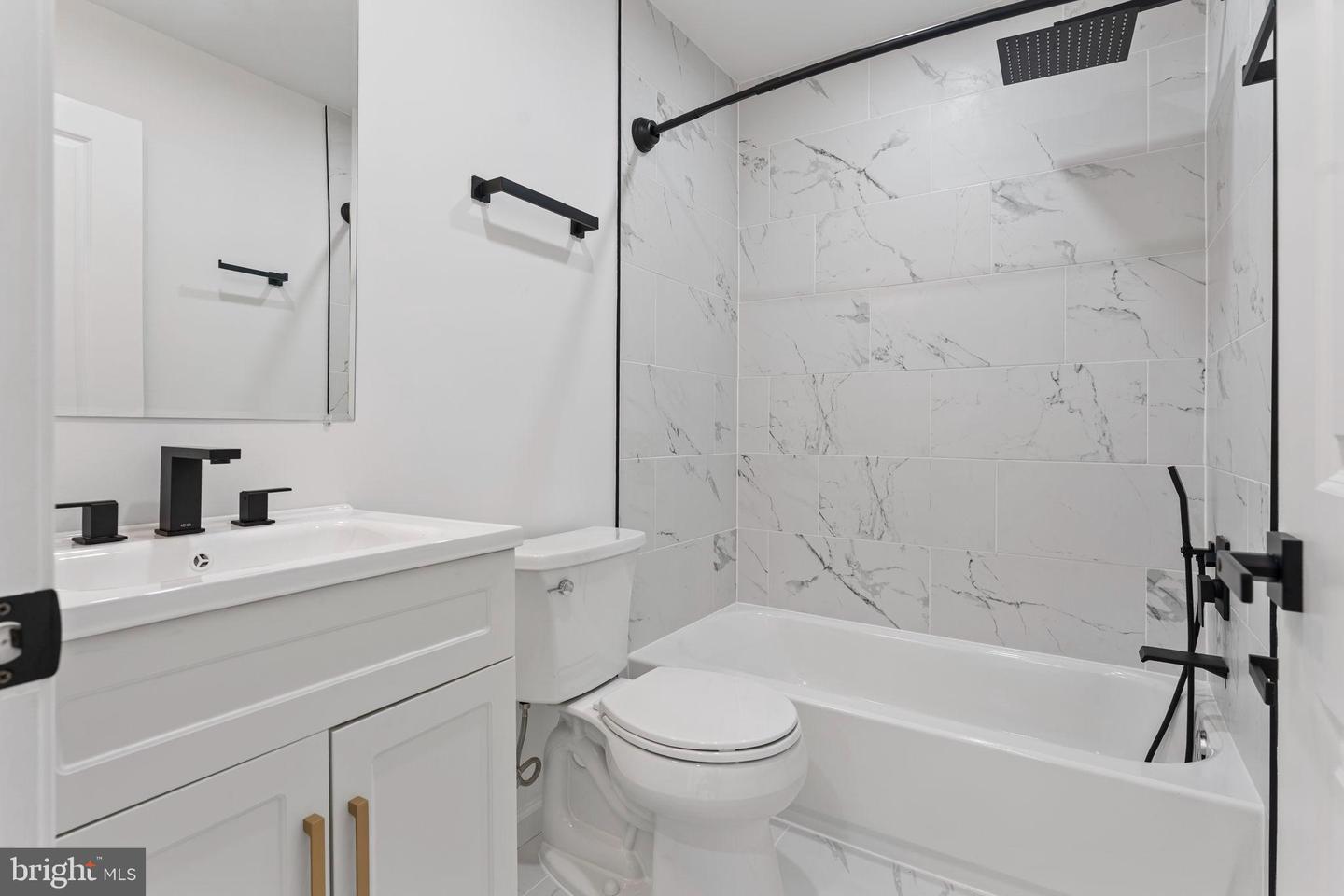 8111 OAK ST, MANASSAS, Virginia 20111, 4 Bedrooms Bedrooms, ,3 BathroomsBathrooms,Residential,For sale,8111 OAK ST,VAPW2104814 MLS # VAPW2104814