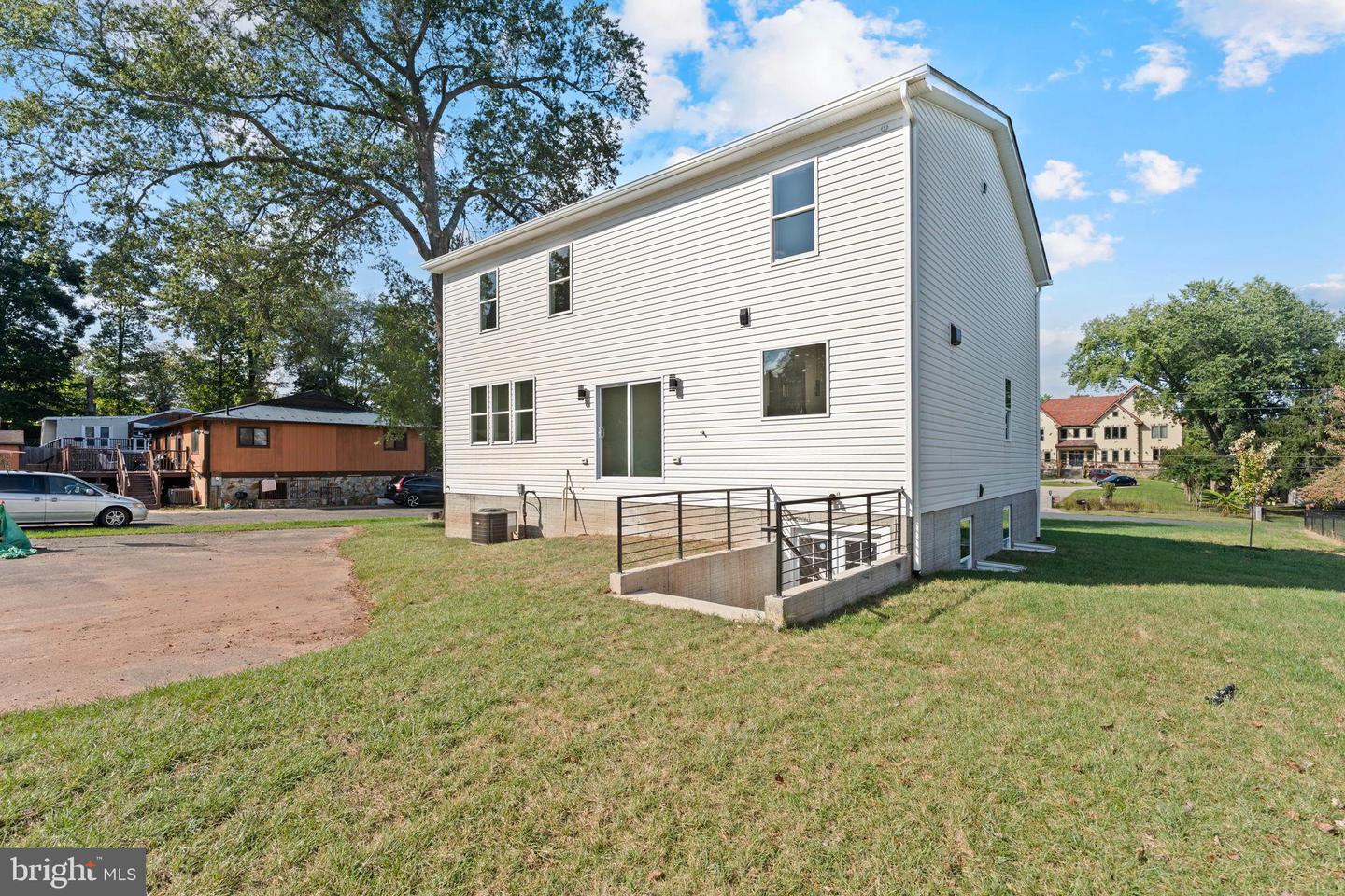 8111 OAK ST, MANASSAS, Virginia 20111, 4 Bedrooms Bedrooms, ,3 BathroomsBathrooms,Residential,For sale,8111 OAK ST,VAPW2104814 MLS # VAPW2104814