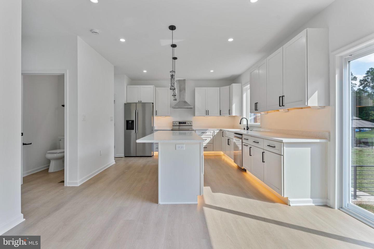 8111 OAK ST, MANASSAS, Virginia 20111, 4 Bedrooms Bedrooms, ,3 BathroomsBathrooms,Residential,For sale,8111 OAK ST,VAPW2104814 MLS # VAPW2104814