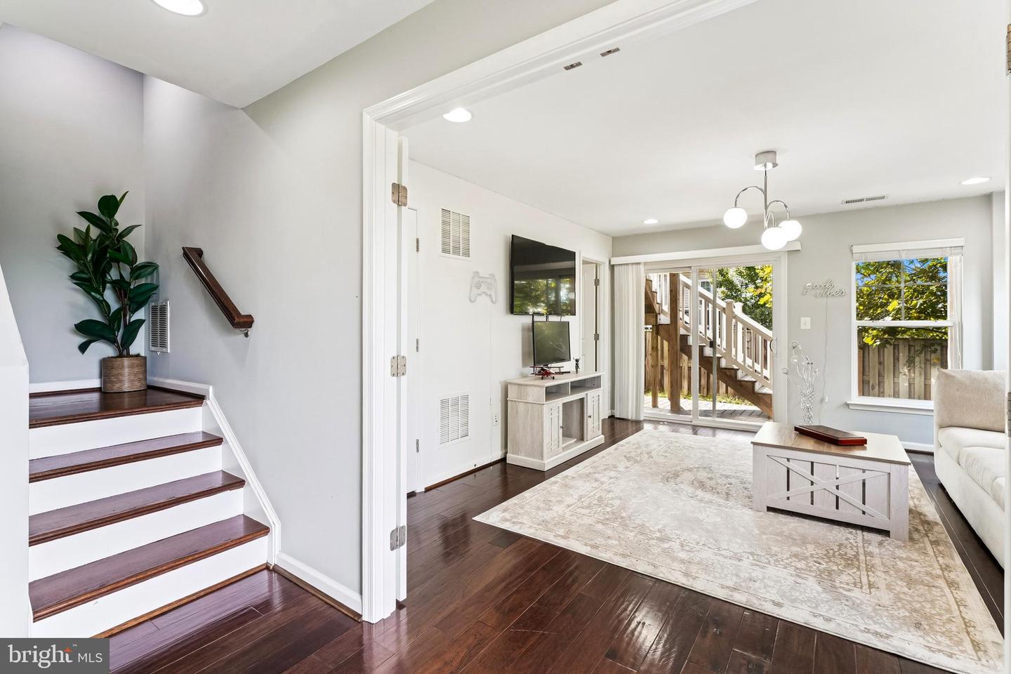 11911 WATERTON LAKE LN, BRISTOW, Virginia 20136, 3 Bedrooms Bedrooms, ,3 BathroomsBathrooms,Residential,For sale,11911 WATERTON LAKE LN,VAPW2104898 MLS # VAPW2104898
