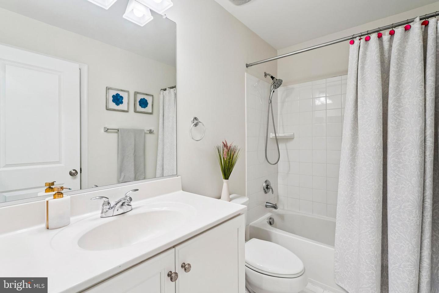 11911 WATERTON LAKE LN, BRISTOW, Virginia 20136, 3 Bedrooms Bedrooms, ,3 BathroomsBathrooms,Residential,For sale,11911 WATERTON LAKE LN,VAPW2104898 MLS # VAPW2104898