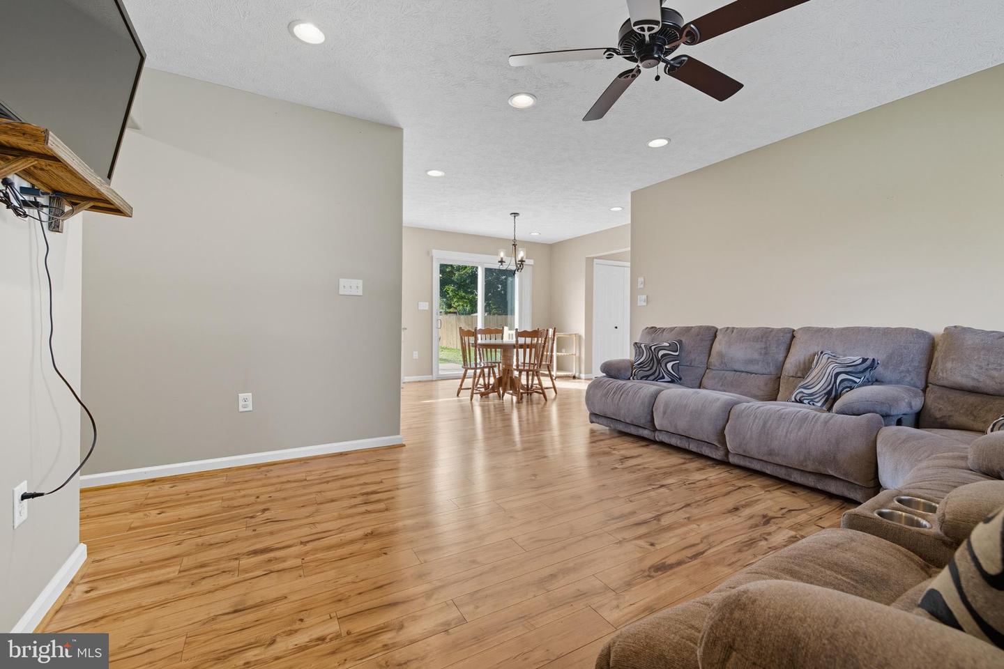 10 CUMBIA AVE, LURAY, Virginia 22835, 3 Bedrooms Bedrooms, ,2 BathroomsBathrooms,Residential,For sale,10 CUMBIA AVE,VAPA2005420 MLS # VAPA2005420