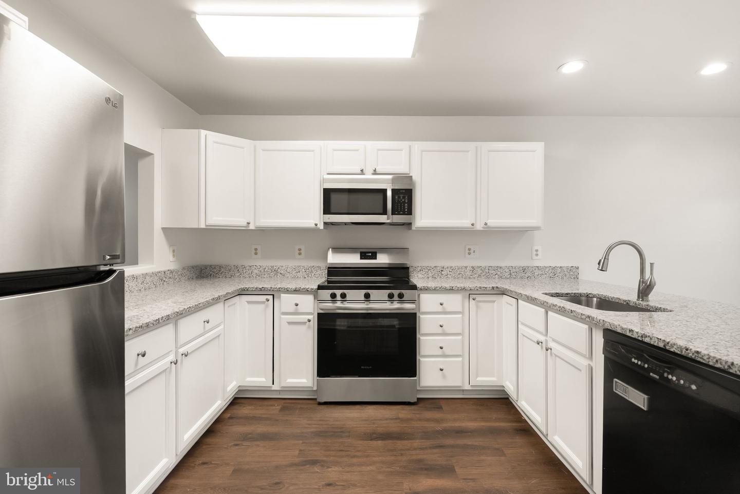 4758 WARM HEARTH CIR, FAIRFAX, Virginia 22033, 3 Bedrooms Bedrooms, ,2 BathroomsBathrooms,Residential,For sale,4758 WARM HEARTH CIR,VAFX2269804 MLS # VAFX2269804