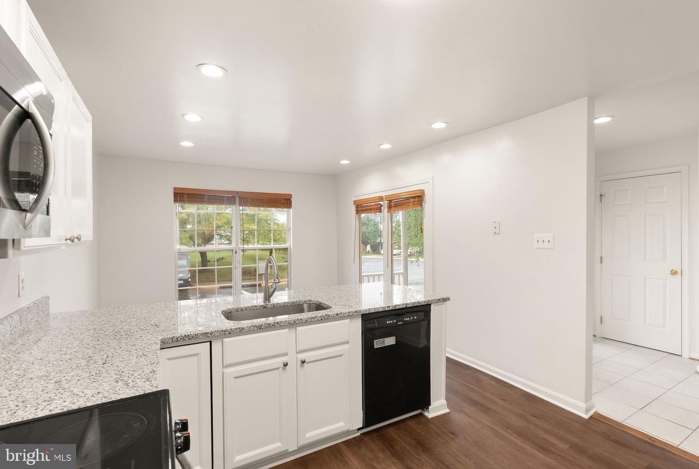 4758 WARM HEARTH CIR, FAIRFAX, Virginia 22033, 3 Bedrooms Bedrooms, ,2 BathroomsBathrooms,Residential,For sale,4758 WARM HEARTH CIR,VAFX2269804 MLS # VAFX2269804