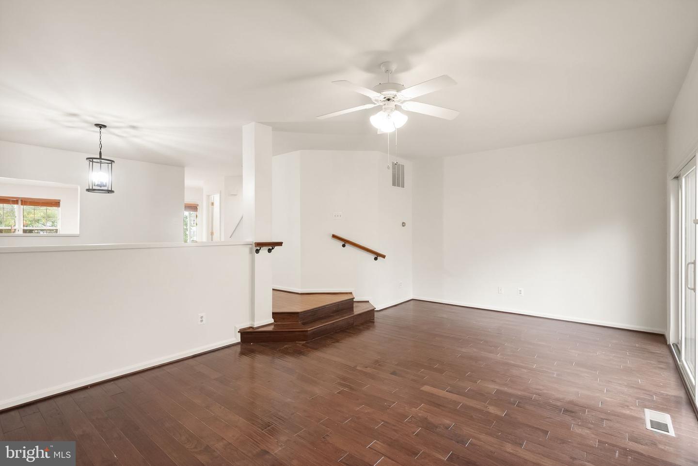 4758 WARM HEARTH CIR, FAIRFAX, Virginia 22033, 3 Bedrooms Bedrooms, ,2 BathroomsBathrooms,Residential,For sale,4758 WARM HEARTH CIR,VAFX2269804 MLS # VAFX2269804