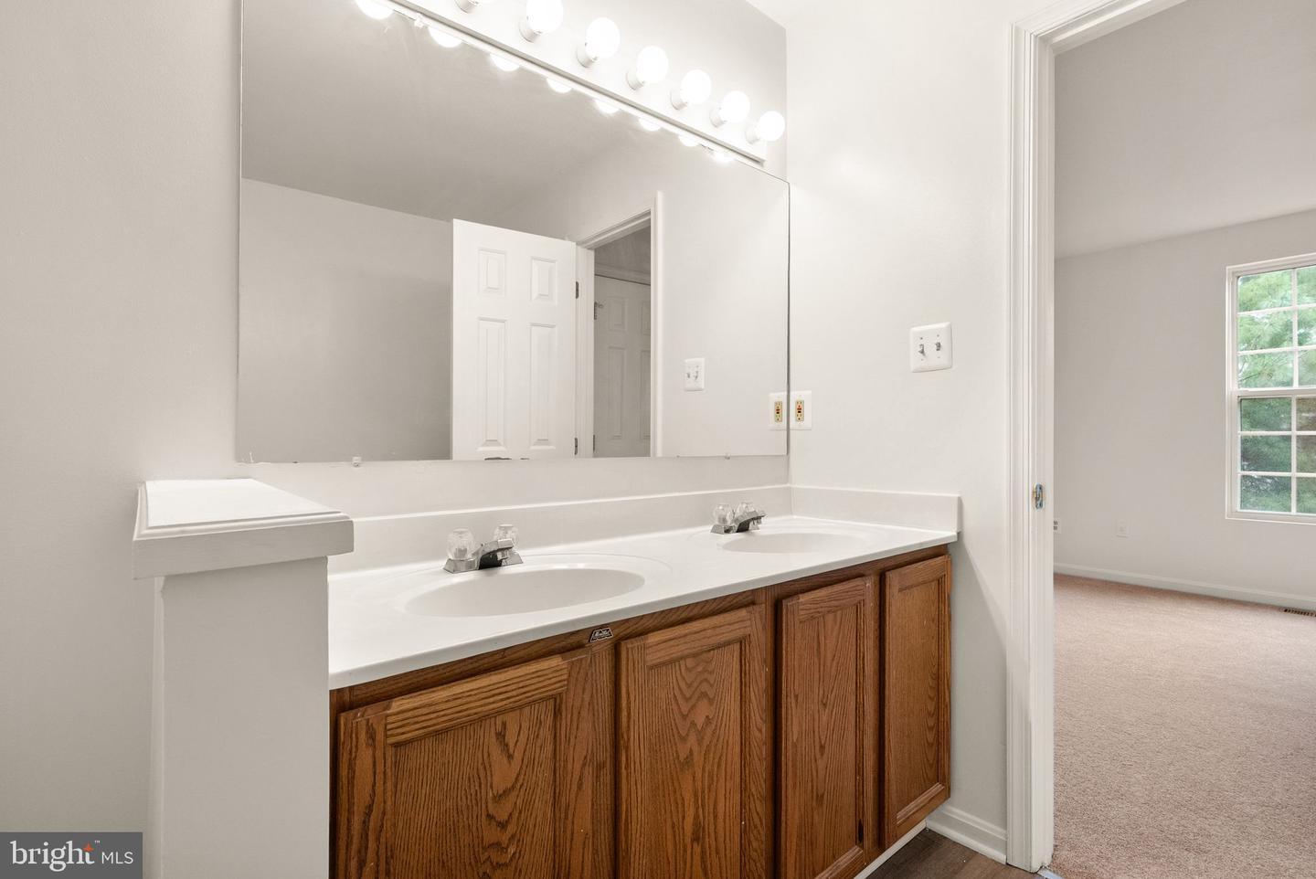 4758 WARM HEARTH CIR, FAIRFAX, Virginia 22033, 3 Bedrooms Bedrooms, ,2 BathroomsBathrooms,Residential,For sale,4758 WARM HEARTH CIR,VAFX2269804 MLS # VAFX2269804