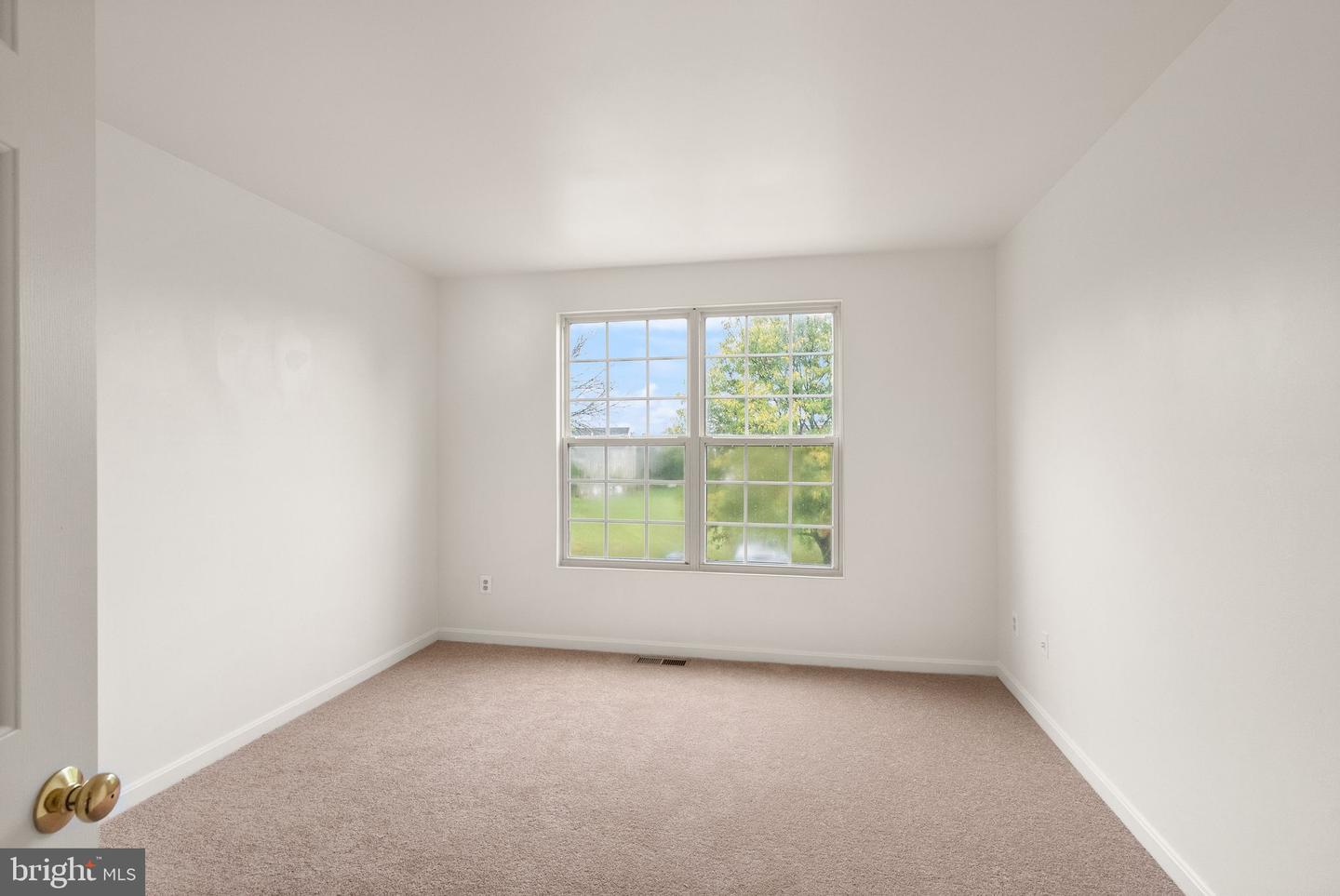 4758 WARM HEARTH CIR, FAIRFAX, Virginia 22033, 3 Bedrooms Bedrooms, ,2 BathroomsBathrooms,Residential,For sale,4758 WARM HEARTH CIR,VAFX2269804 MLS # VAFX2269804
