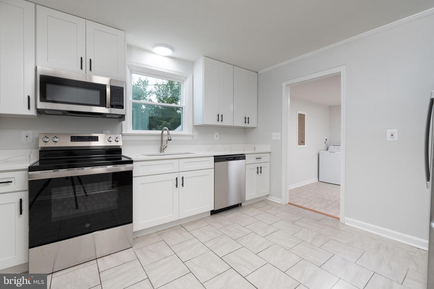 715 AZALEA AVE, RICHMOND, Virginia 23227, 3 Bedrooms Bedrooms, ,2 BathroomsBathrooms,Residential,For sale,715 AZALEA AVE,VAHN2001084 MLS # VAHN2001084