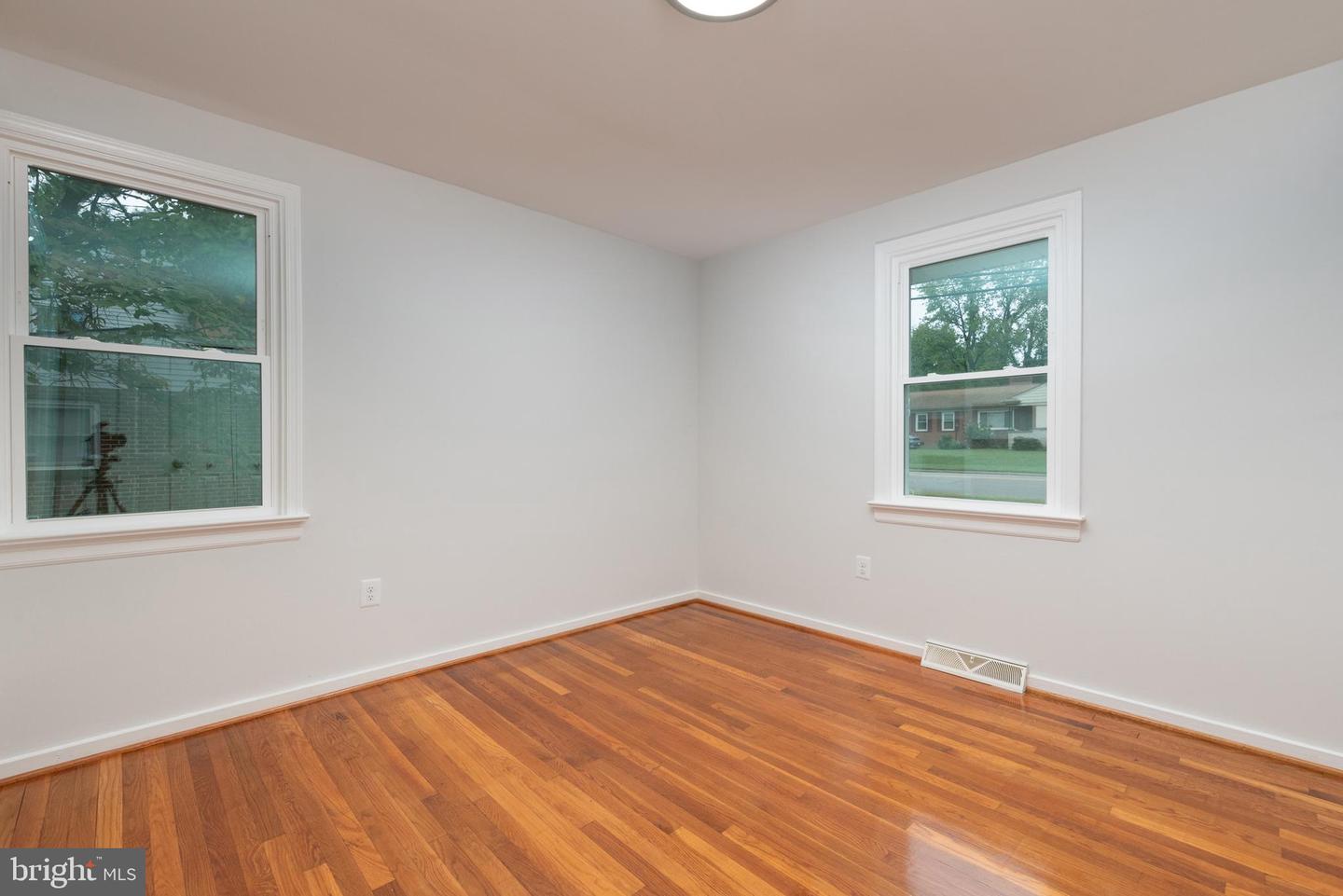 715 AZALEA AVE, RICHMOND, Virginia 23227, 3 Bedrooms Bedrooms, ,2 BathroomsBathrooms,Residential,For sale,715 AZALEA AVE,VAHN2001084 MLS # VAHN2001084