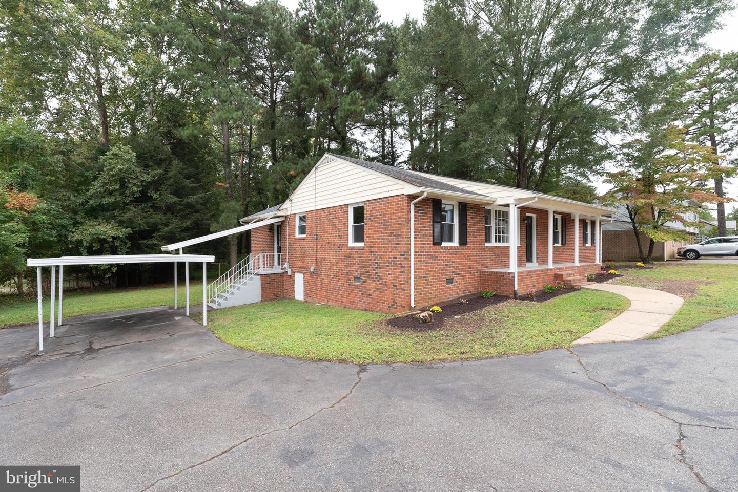715 AZALEA AVE, RICHMOND, Virginia 23227, 3 Bedrooms Bedrooms, ,2 BathroomsBathrooms,Residential,For sale,715 AZALEA AVE,VAHN2001084 MLS # VAHN2001084