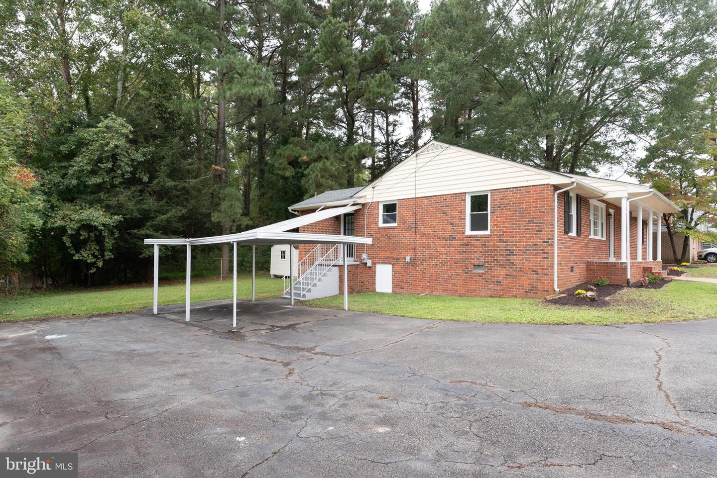 715 AZALEA AVE, RICHMOND, Virginia 23227, 3 Bedrooms Bedrooms, ,2 BathroomsBathrooms,Residential,For sale,715 AZALEA AVE,VAHN2001084 MLS # VAHN2001084