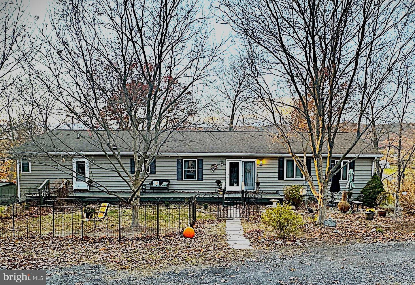 2891 SAUMSVILLE RD, MAURERTOWN, Virginia 22644, 4 Bedrooms Bedrooms, ,5 BathroomsBathrooms,Residential,For sale,2891 SAUMSVILLE RD,VASH2012650 MLS # VASH2012650