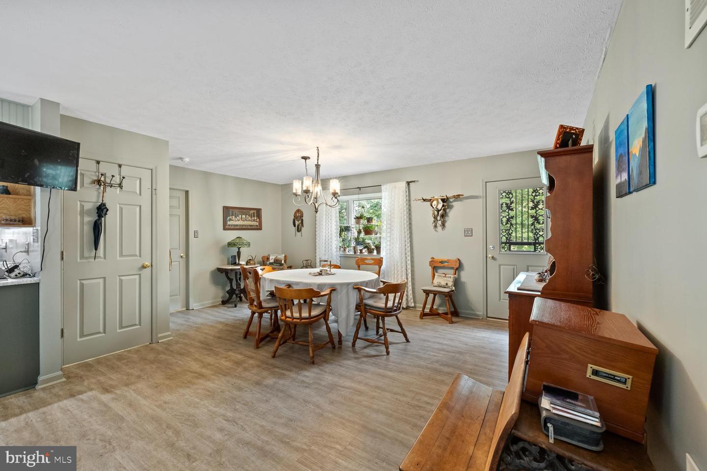 2891 SAUMSVILLE RD, MAURERTOWN, Virginia 22644, 4 Bedrooms Bedrooms, ,5 BathroomsBathrooms,Residential,For sale,2891 SAUMSVILLE RD,VASH2012650 MLS # VASH2012650