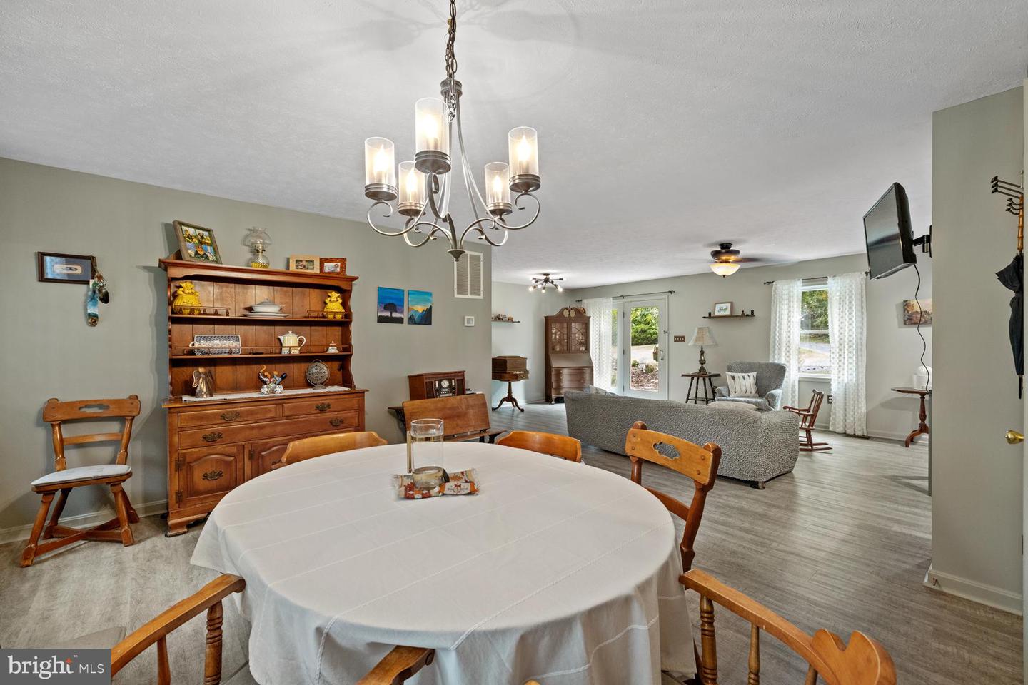 2891 SAUMSVILLE RD, MAURERTOWN, Virginia 22644, 4 Bedrooms Bedrooms, ,5 BathroomsBathrooms,Residential,For sale,2891 SAUMSVILLE RD,VASH2012650 MLS # VASH2012650