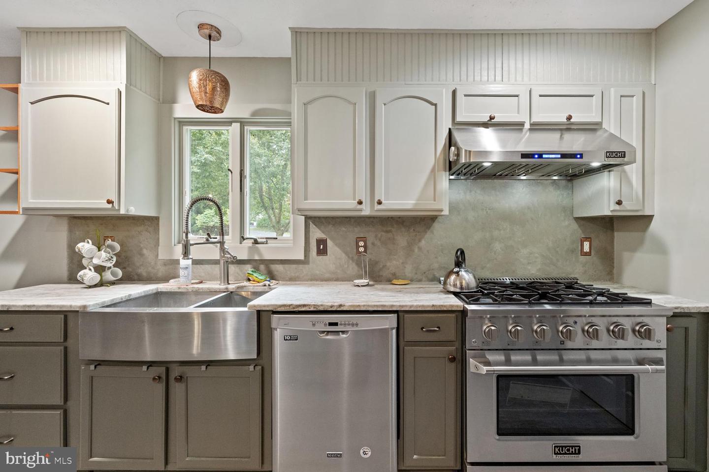 2891 SAUMSVILLE RD, MAURERTOWN, Virginia 22644, 4 Bedrooms Bedrooms, ,5 BathroomsBathrooms,Residential,For sale,2891 SAUMSVILLE RD,VASH2012650 MLS # VASH2012650