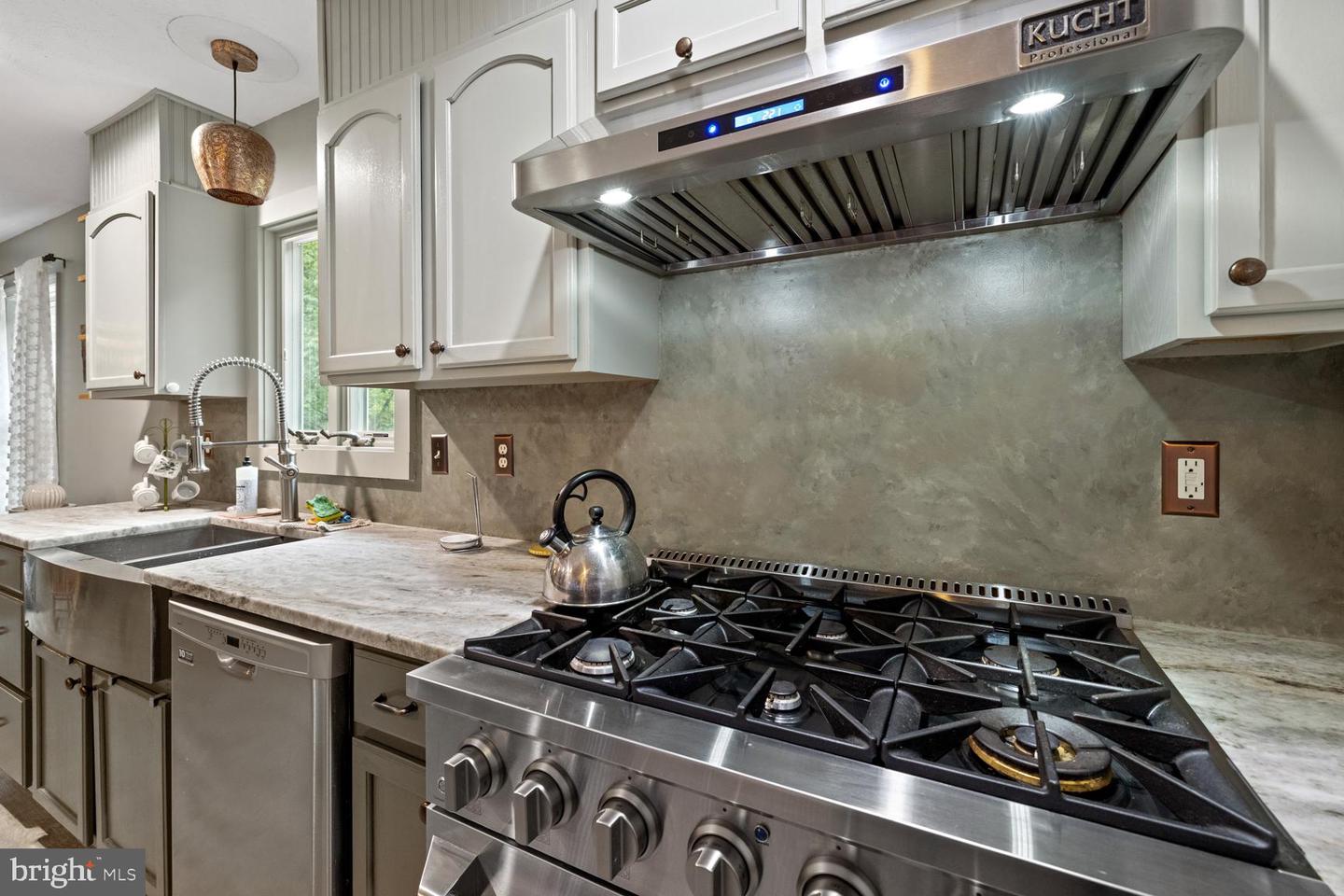 2891 SAUMSVILLE RD, MAURERTOWN, Virginia 22644, 4 Bedrooms Bedrooms, ,5 BathroomsBathrooms,Residential,For sale,2891 SAUMSVILLE RD,VASH2012650 MLS # VASH2012650