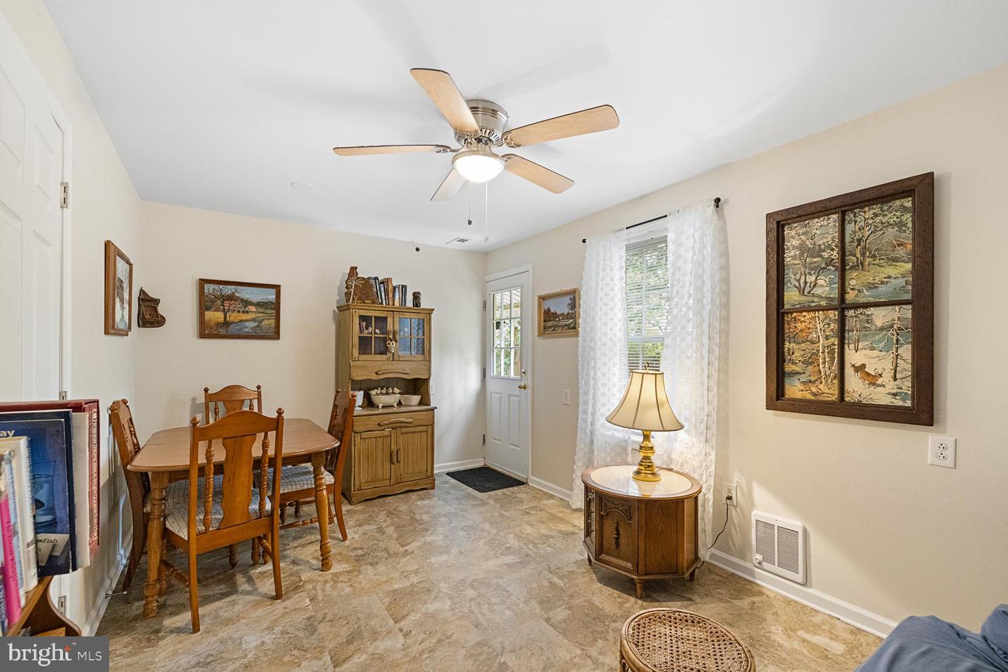 2891 SAUMSVILLE RD, MAURERTOWN, Virginia 22644, 4 Bedrooms Bedrooms, ,5 BathroomsBathrooms,Residential,For sale,2891 SAUMSVILLE RD,VASH2012650 MLS # VASH2012650