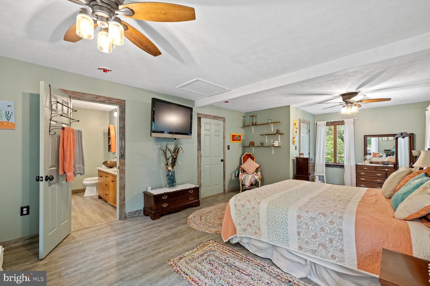 2891 SAUMSVILLE RD, MAURERTOWN, Virginia 22644, 4 Bedrooms Bedrooms, ,5 BathroomsBathrooms,Residential,For sale,2891 SAUMSVILLE RD,VASH2012650 MLS # VASH2012650