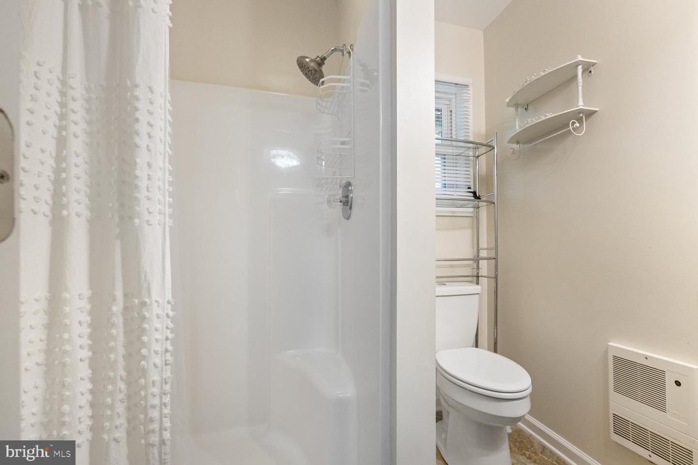 2891 SAUMSVILLE RD, MAURERTOWN, Virginia 22644, 4 Bedrooms Bedrooms, ,5 BathroomsBathrooms,Residential,For sale,2891 SAUMSVILLE RD,VASH2012650 MLS # VASH2012650