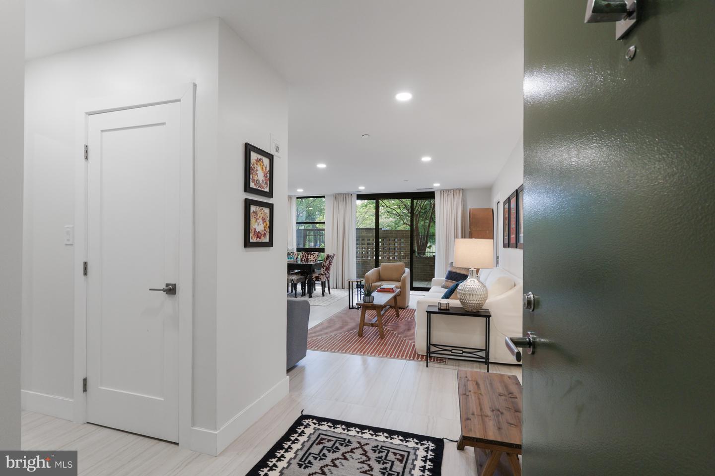 1016 S WAYNE ST #T-12, ARLINGTON, Virginia 22204, 1 Bedroom Bedrooms, ,1 BathroomBathrooms,Residential,For sale,1016 S WAYNE ST #T-12,VAAR2064294 MLS # VAAR2064294