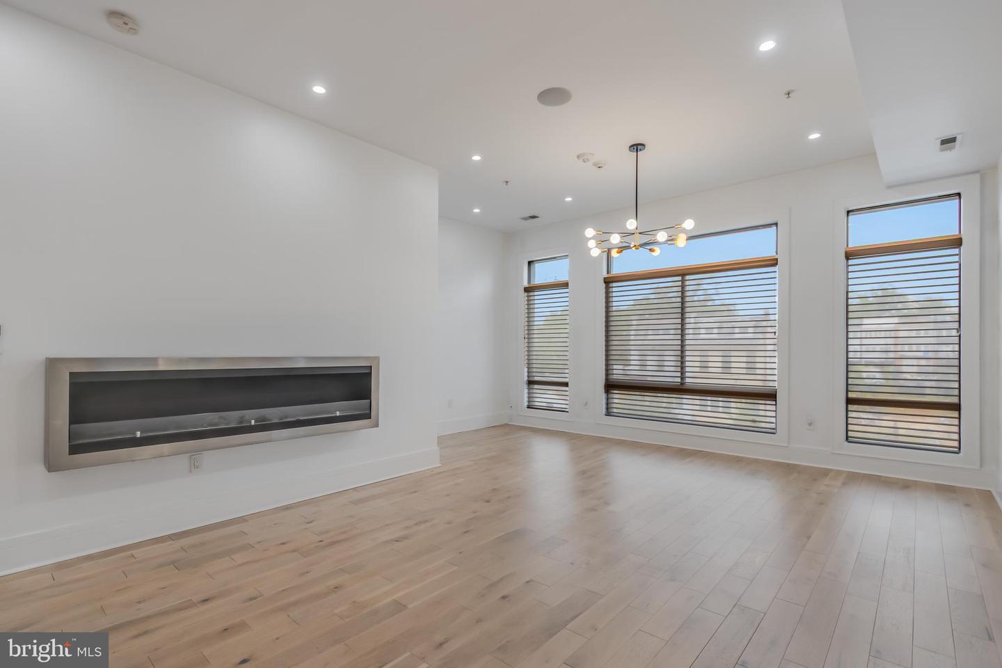 820 KENNEDY ST NW #4, WASHINGTON, District Of Columbia 20011, 3 Bedrooms Bedrooms, ,3 BathroomsBathrooms,Residential,For sale,820 KENNEDY ST NW #4,DCDC2224848 MLS # DCDC2224848