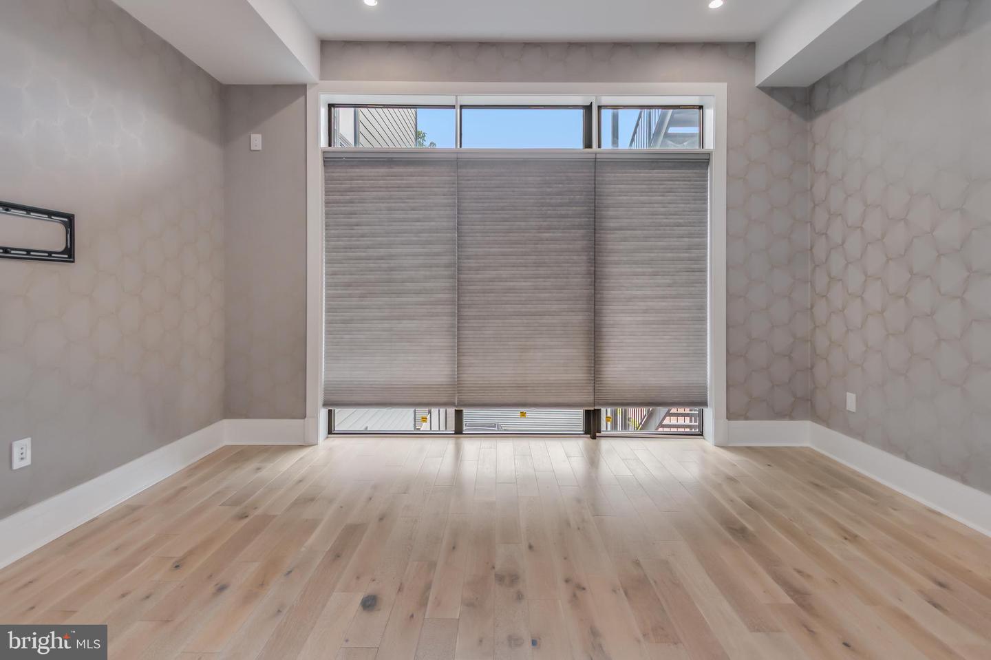 820 KENNEDY ST NW #4, WASHINGTON, District Of Columbia 20011, 3 Bedrooms Bedrooms, ,3 BathroomsBathrooms,Residential,For sale,820 KENNEDY ST NW #4,DCDC2224848 MLS # DCDC2224848