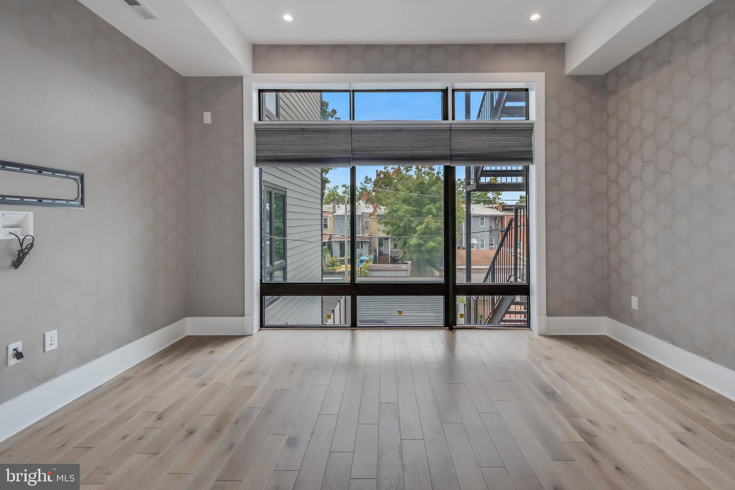 820 KENNEDY ST NW #4, WASHINGTON, District Of Columbia 20011, 3 Bedrooms Bedrooms, ,3 BathroomsBathrooms,Residential,For sale,820 KENNEDY ST NW #4,DCDC2224848 MLS # DCDC2224848