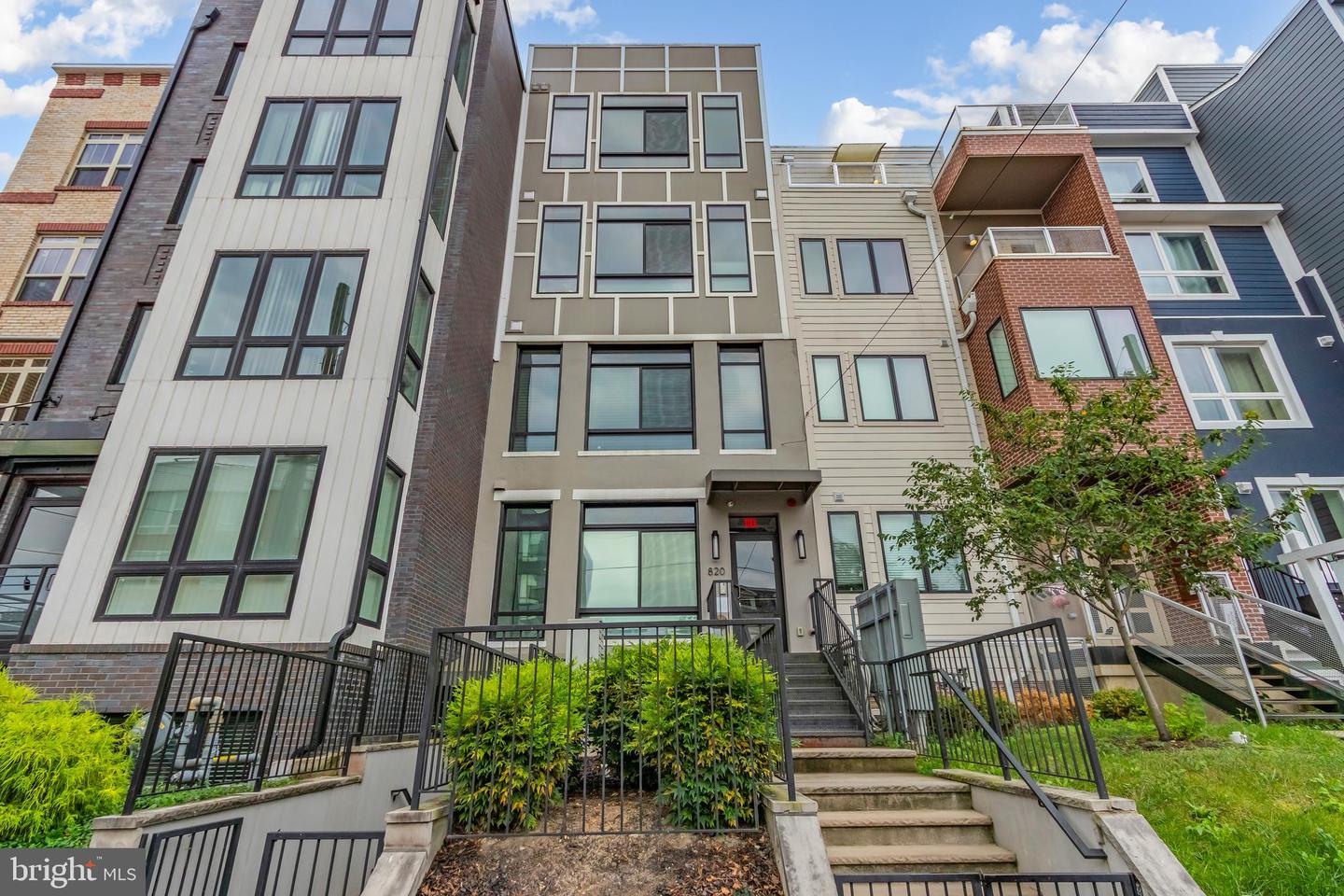 820 KENNEDY ST NW #4, WASHINGTON, District Of Columbia 20011, 3 Bedrooms Bedrooms, ,3 BathroomsBathrooms,Residential,For sale,820 KENNEDY ST NW #4,DCDC2224848 MLS # DCDC2224848