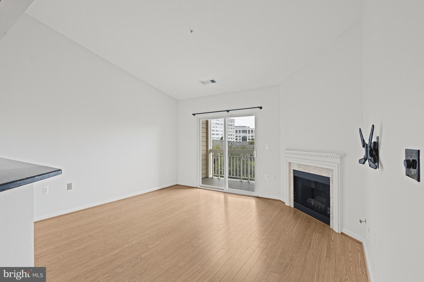 12915 ALTON SQ #416, HERNDON, Virginia 20170, 2 Bedrooms Bedrooms, ,1 BathroomBathrooms,Residential,For sale,12915 ALTON SQ #416,VAFX2269968 MLS # VAFX2269968