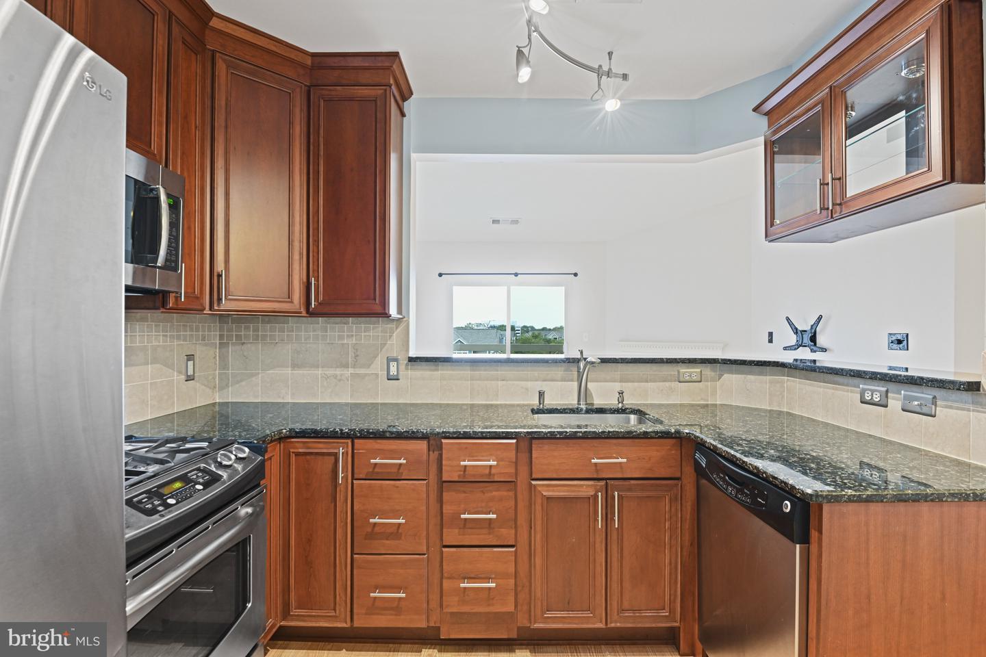 12915 ALTON SQ #416, HERNDON, Virginia 20170, 2 Bedrooms Bedrooms, ,1 BathroomBathrooms,Residential,For sale,12915 ALTON SQ #416,VAFX2269968 MLS # VAFX2269968