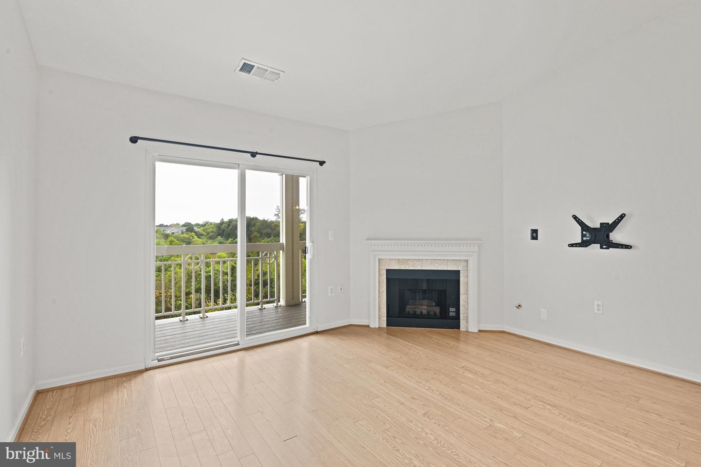 12915 ALTON SQ #416, HERNDON, Virginia 20170, 2 Bedrooms Bedrooms, ,1 BathroomBathrooms,Residential,For sale,12915 ALTON SQ #416,VAFX2269968 MLS # VAFX2269968