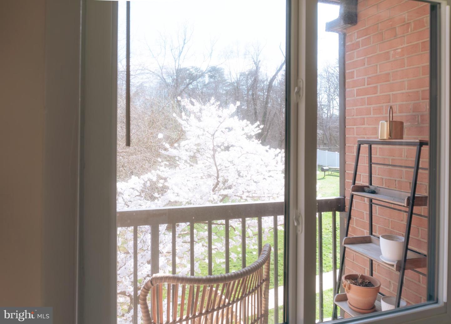 3230 S 28TH ST #401, ALEXANDRIA, Virginia 22302, 1 Bedroom Bedrooms, ,1 BathroomBathrooms,Residential,For sale,3230 S 28TH ST #401,VAAX2050350 MLS # VAAX2050350