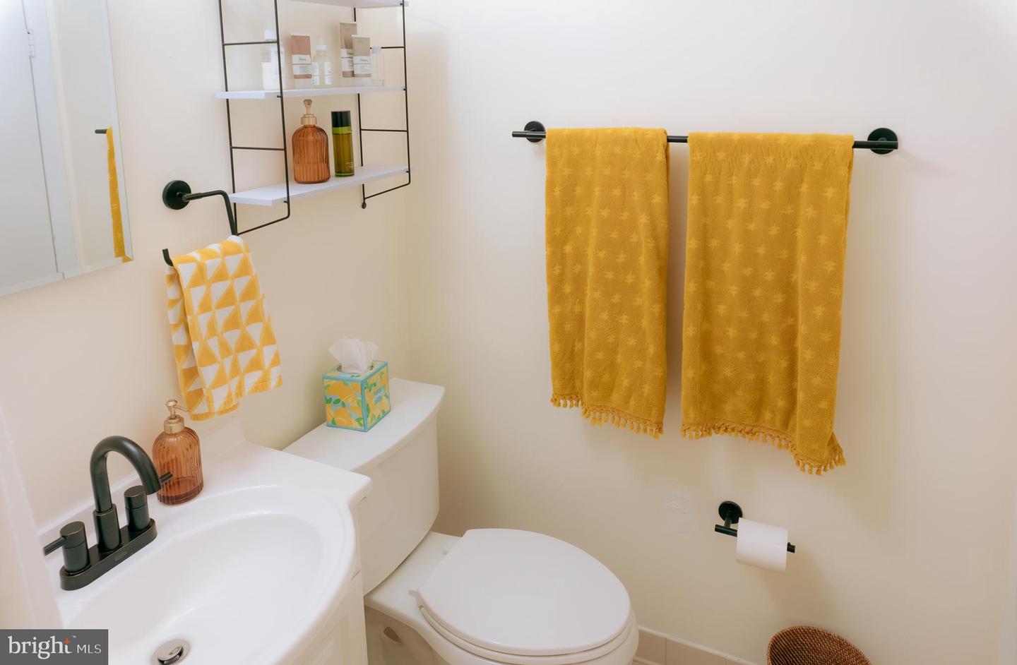 3230 S 28TH ST #401, ALEXANDRIA, Virginia 22302, 1 Bedroom Bedrooms, ,1 BathroomBathrooms,Residential,For sale,3230 S 28TH ST #401,VAAX2050350 MLS # VAAX2050350